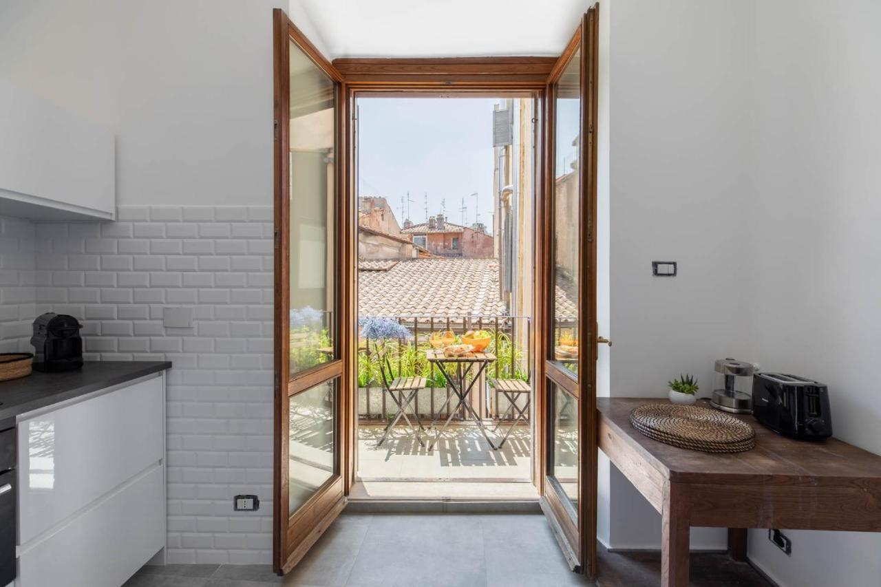 Iflat Pantheon'S Roomy And Friendly Apartment Rome Bagian luar foto