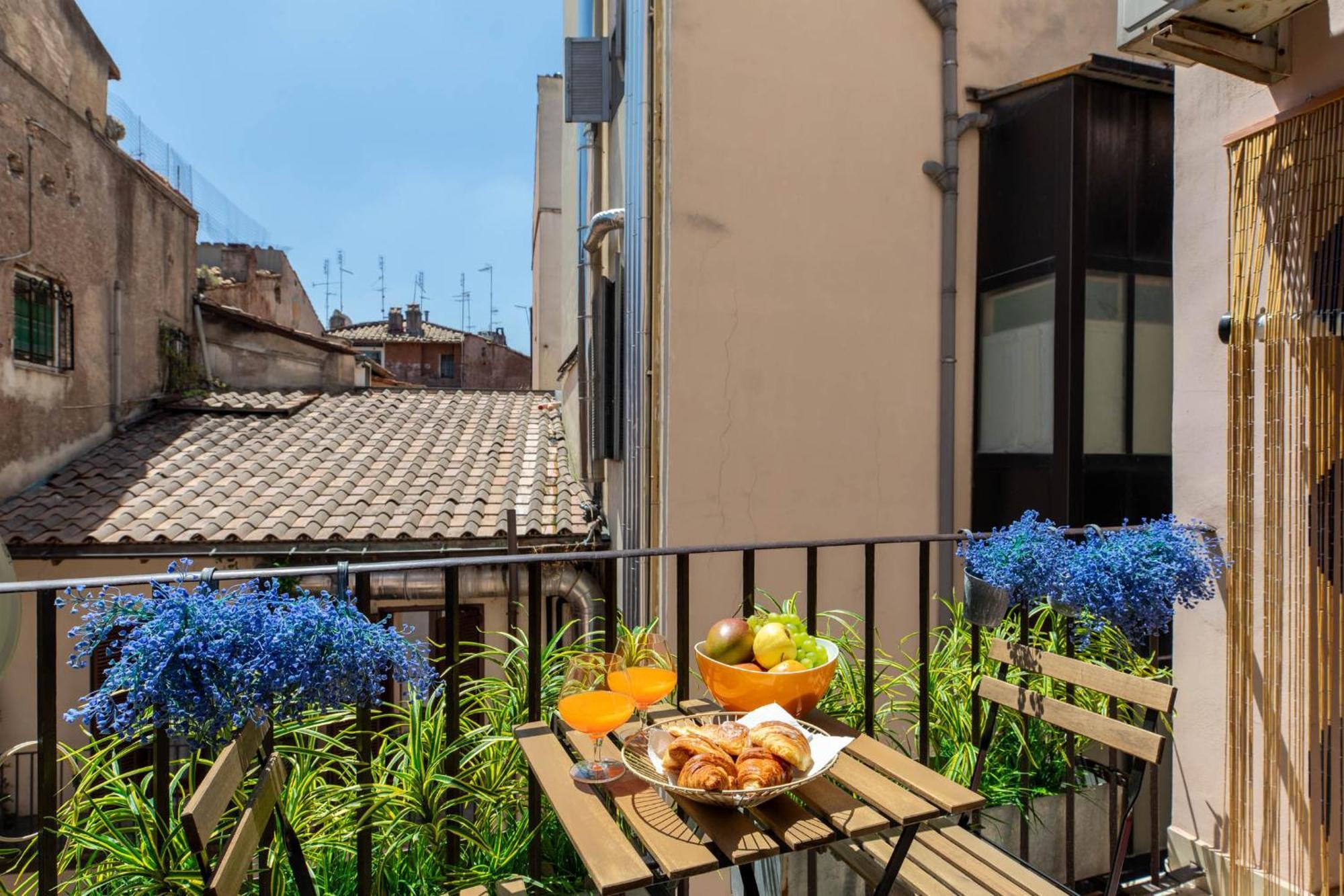 Iflat Pantheon'S Roomy And Friendly Apartment Rome Bagian luar foto